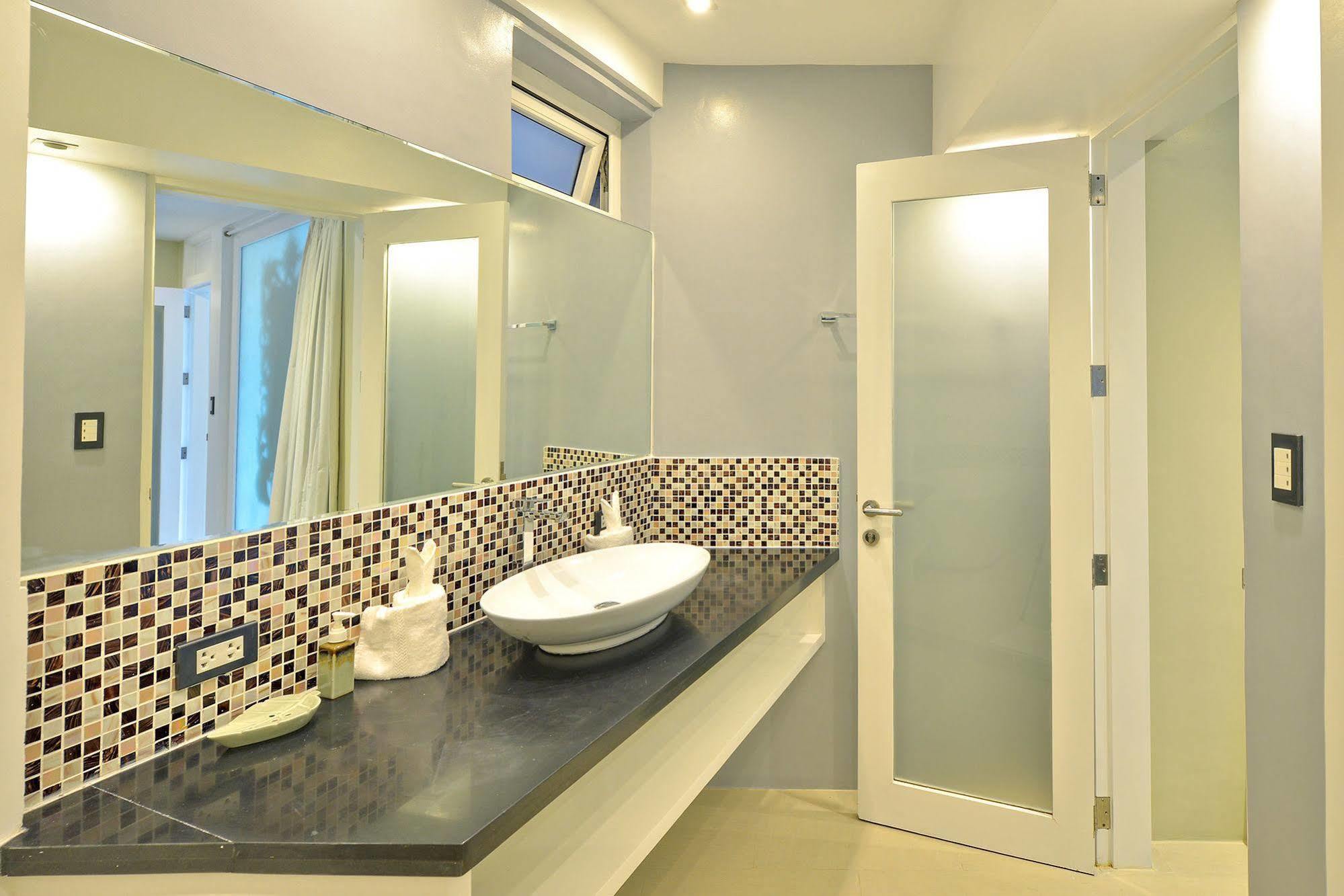 Boracay Karuna Luxury Suites Balabag  Exterior foto
